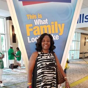 Meet your Posher, Sharon